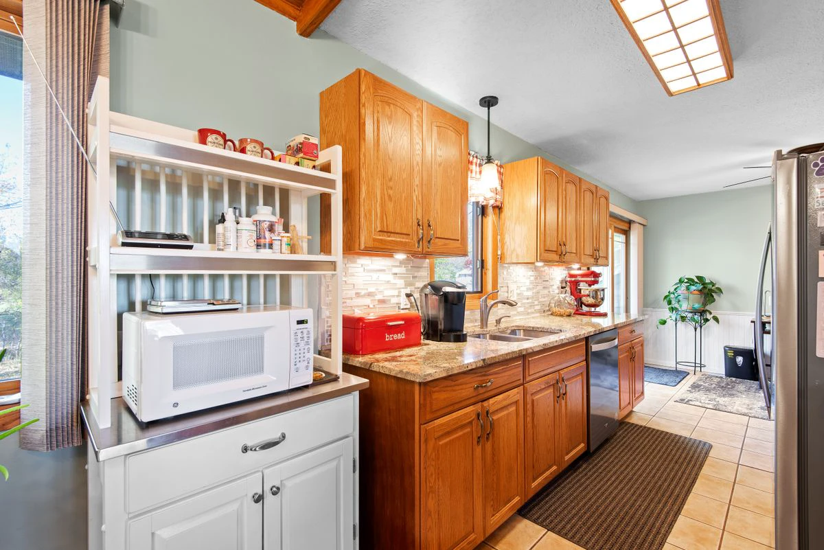 Plywood kitchen cabinets with light wood fronts